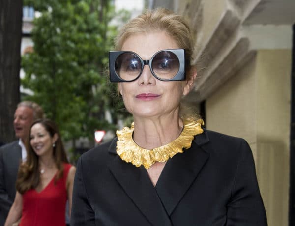 Elena Ochoa con gafas de sol cuadradas en la inauguración de la Fundación Foster en Madrid. Foto: Gtres