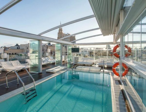 piscina de hotel en el centro de Madrid