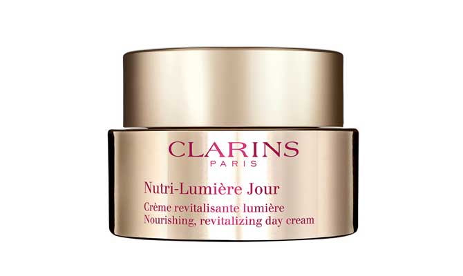 crema hidratante Nutri-Lumière" de Clarins para mujeres de más de 60 años