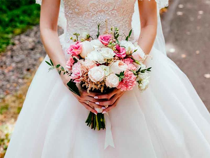 Elegir el ramo de novia de acuerdo con el significado de las flores - Babú  Magazine
